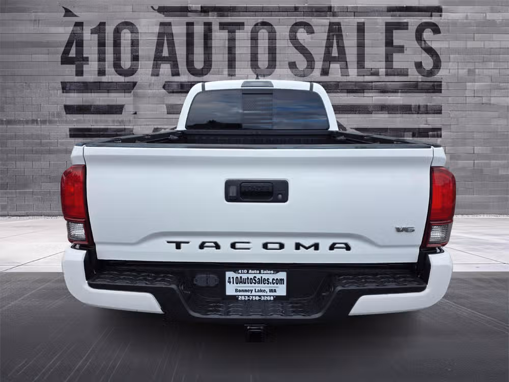 2018 Toyota Tacoma TRD Sport Double Cab Image 4