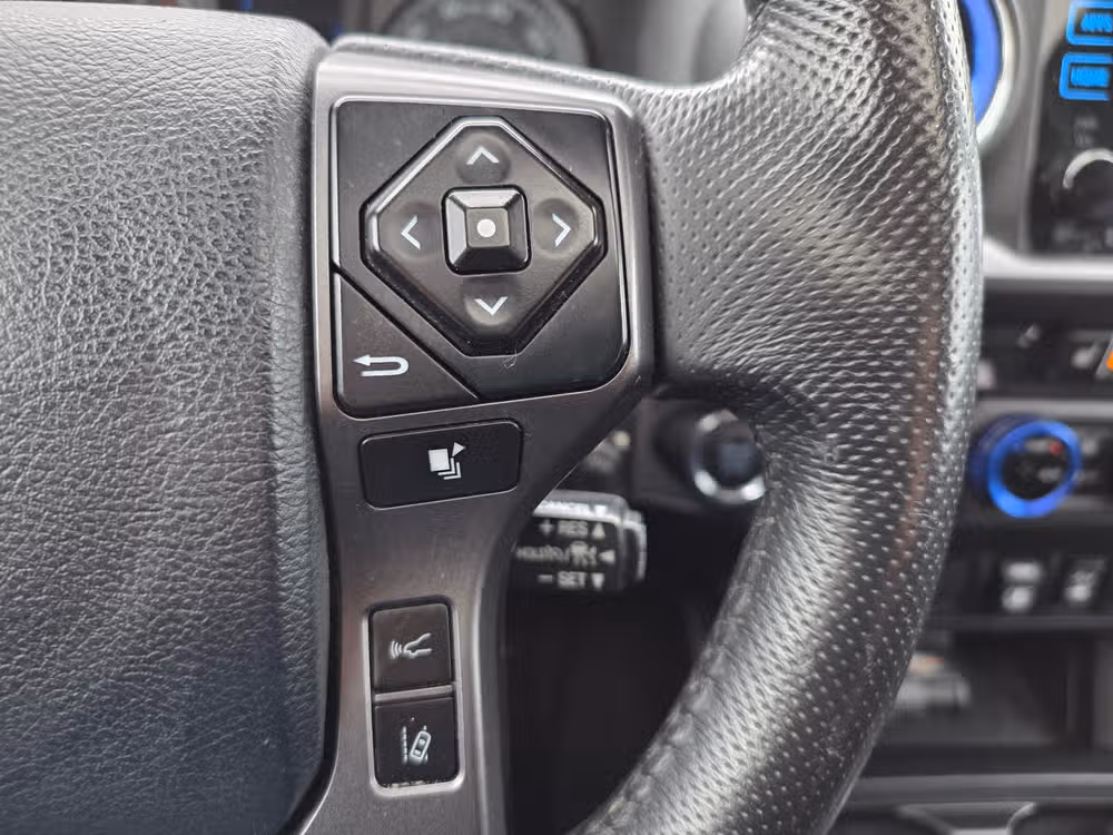 2018 Toyota Tacoma TRD Sport Double Cab Image 21