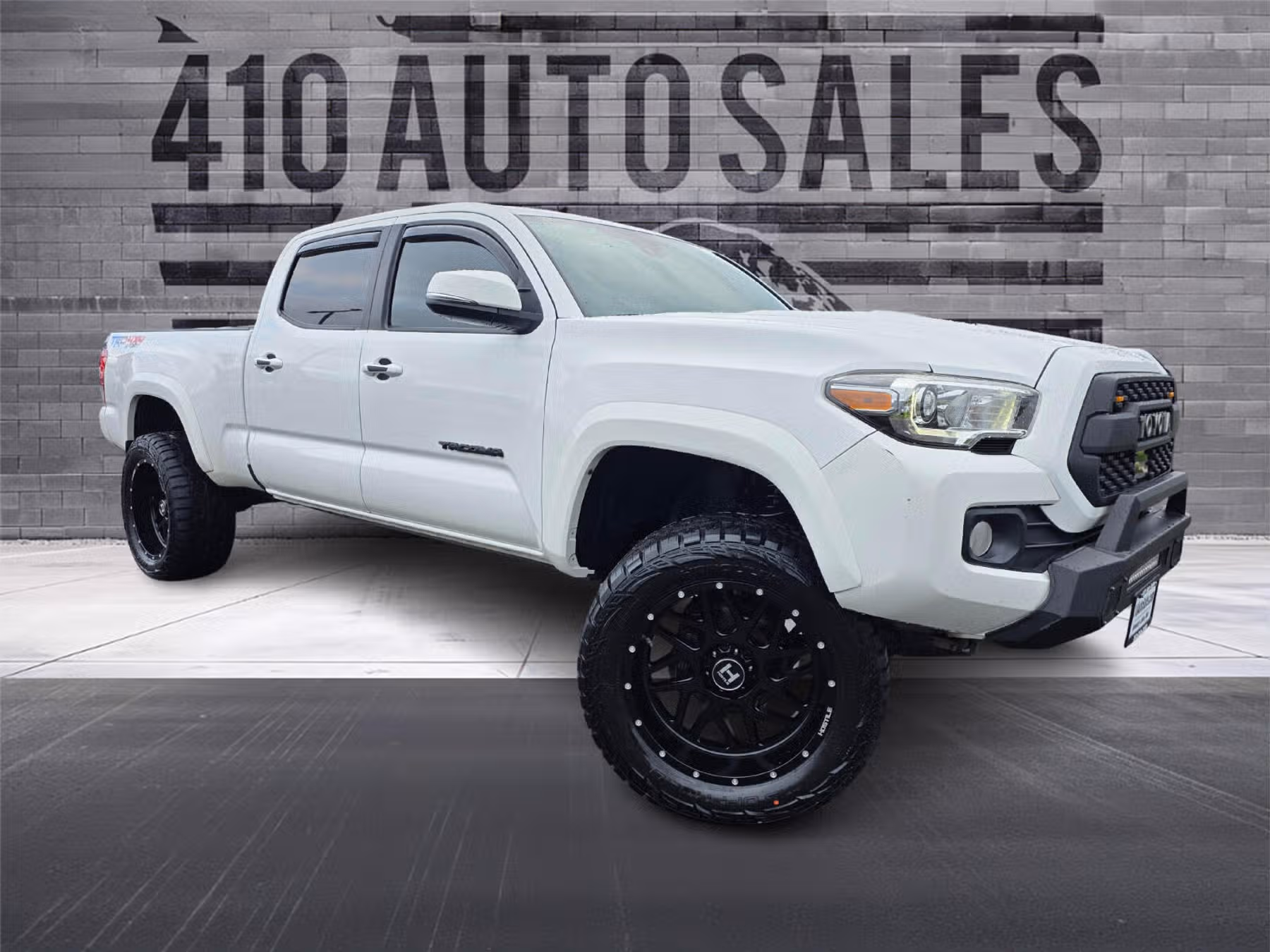 2018 Toyota Tacoma TRD Sport Double Cab Image 1
