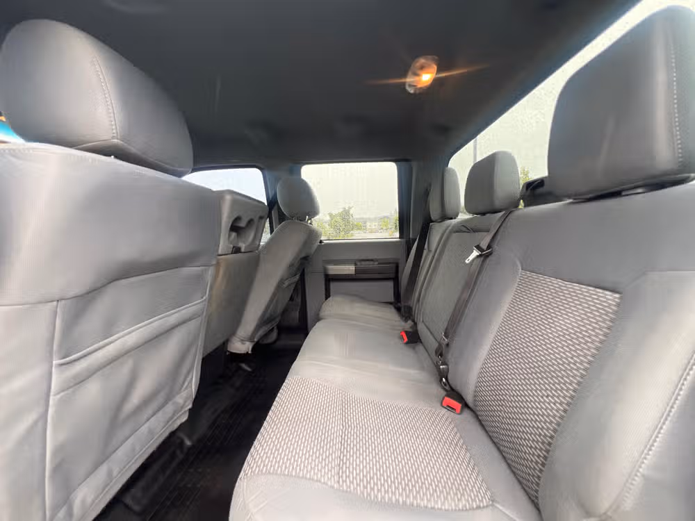2015 Ford F-350 Super Duty XLT Crew Cab Image 24