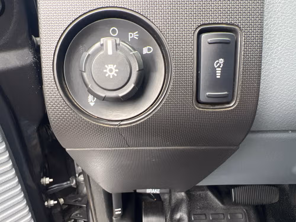2015 Ford F-350 Super Duty XLT Crew Cab Image 19