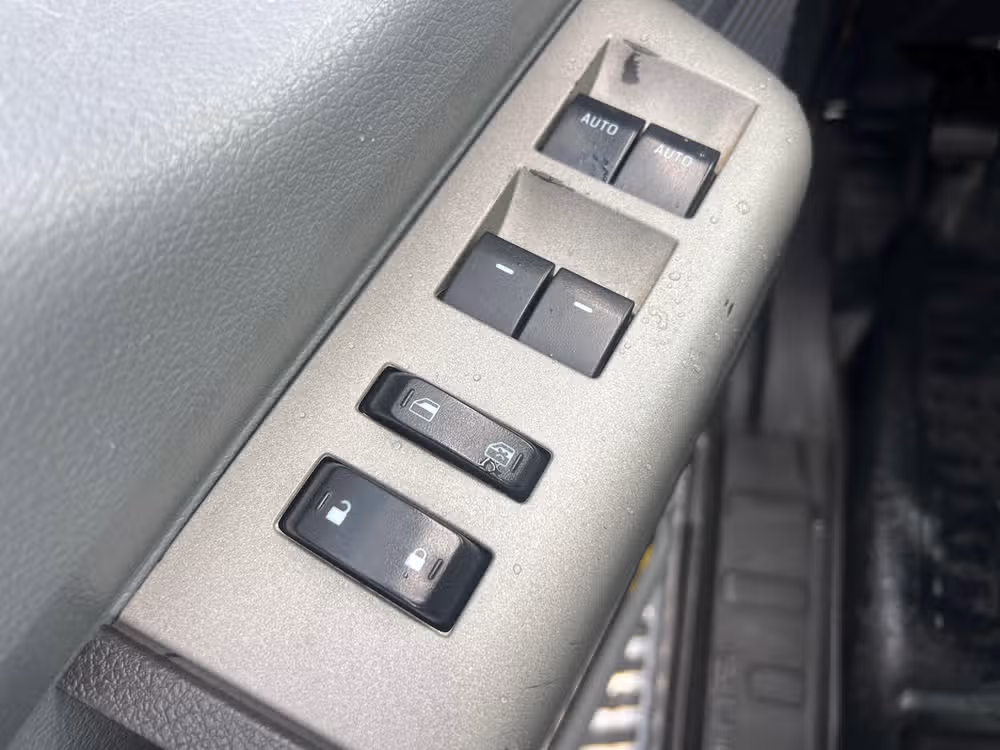 2015 Ford F-350 Super Duty XLT Crew Cab Image 21