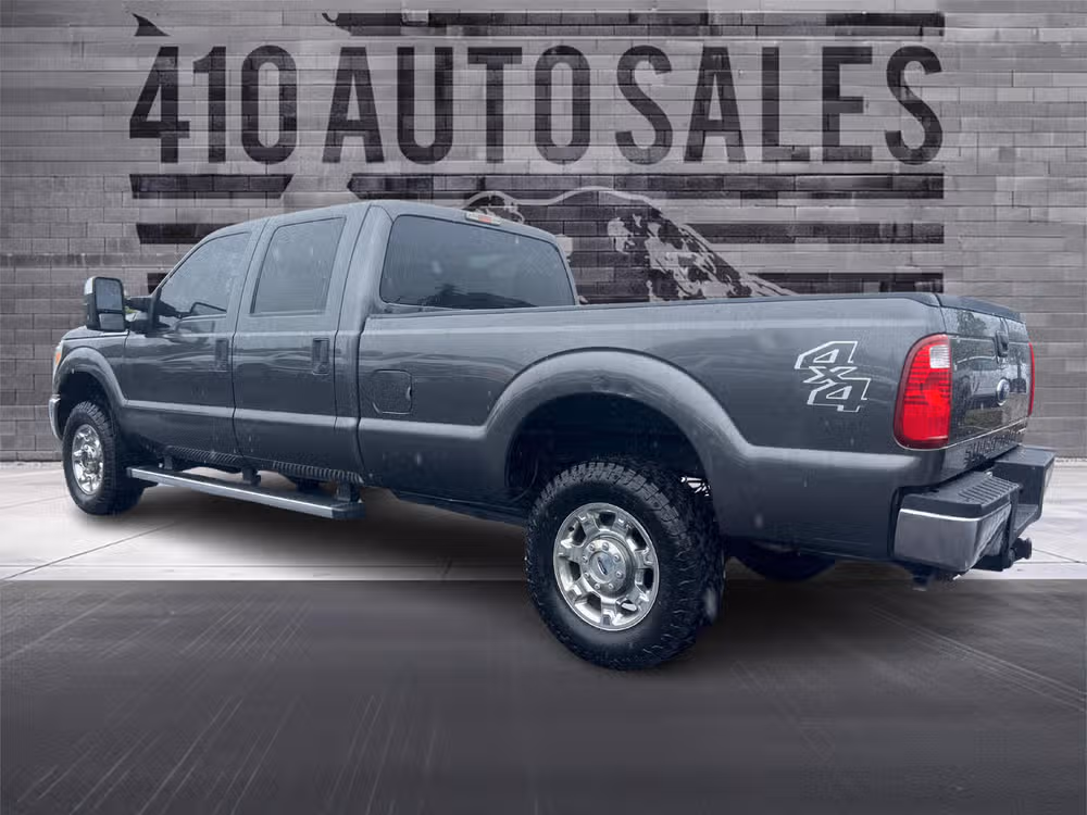 2015 Ford F-350 Super Duty XLT Crew Cab Image 8