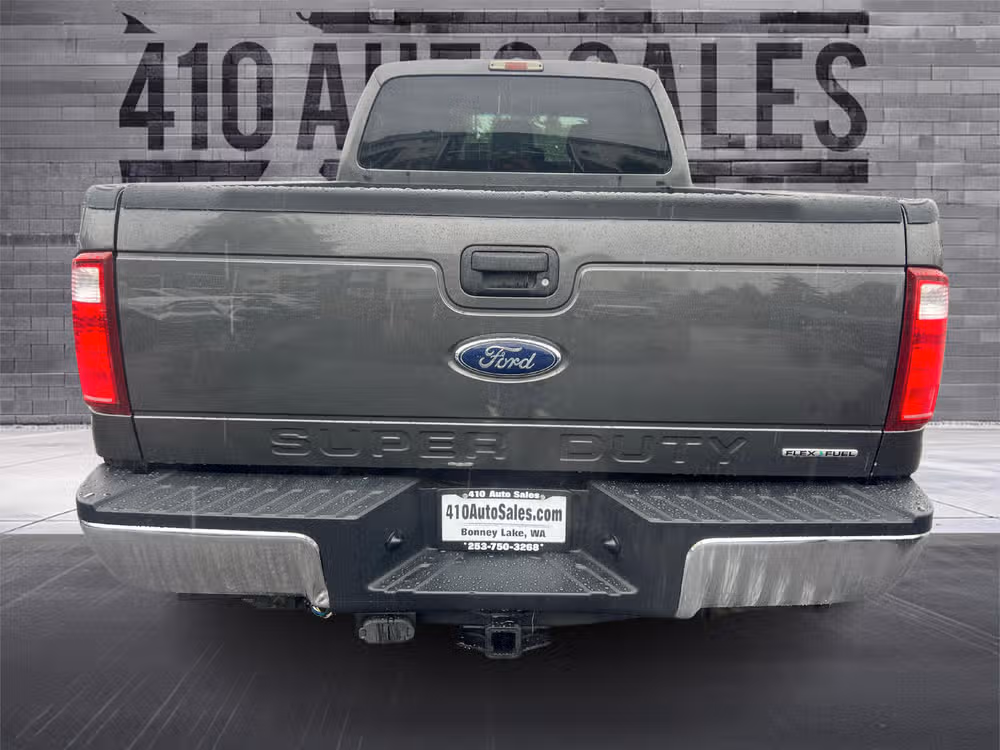 2015 Ford F-350 Super Duty XLT Crew Cab Image 4