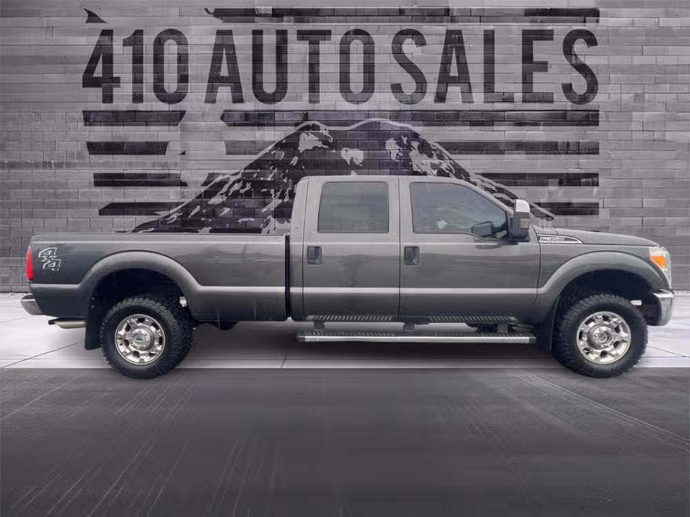 2015 Ford F-350 Super Duty XLT Crew Cab Image 2