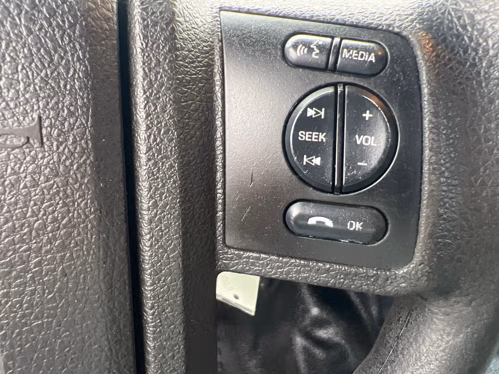 2015 Ford F-350 Super Duty XLT Crew Cab Image 18
