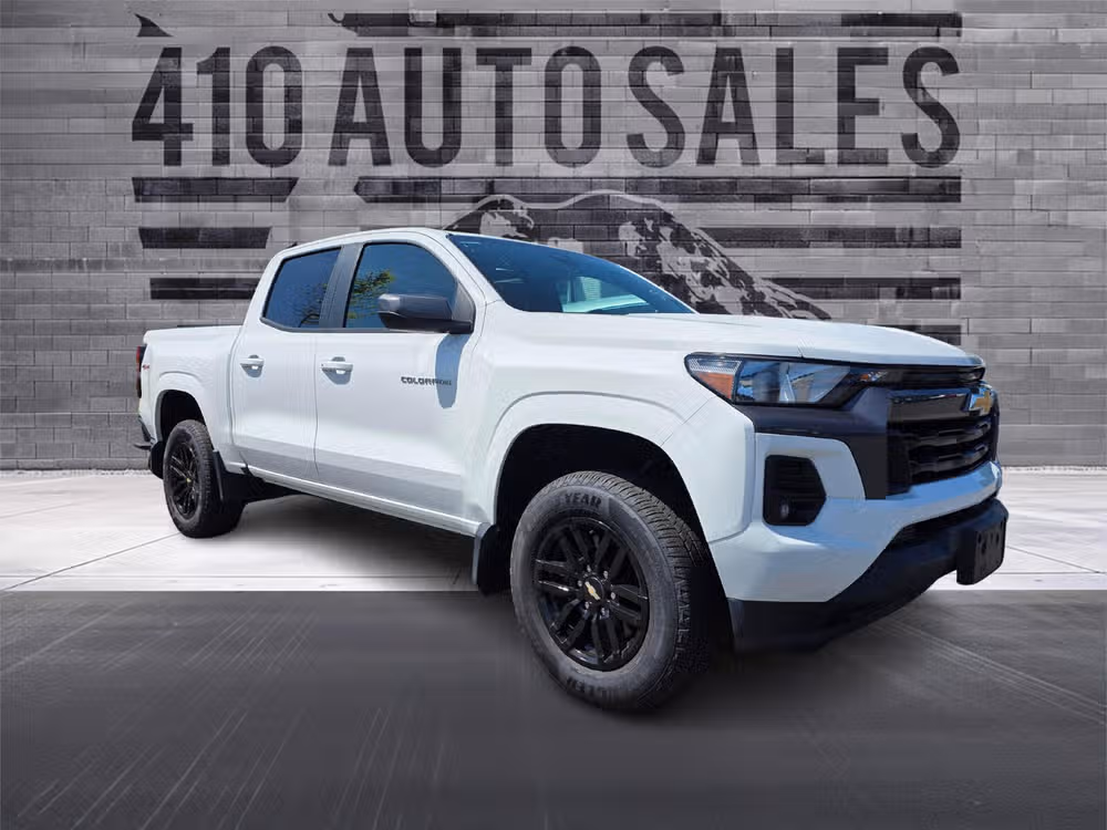 2023 Chevrolet Colorado 4WD LT Crew Cab Short Box's photo