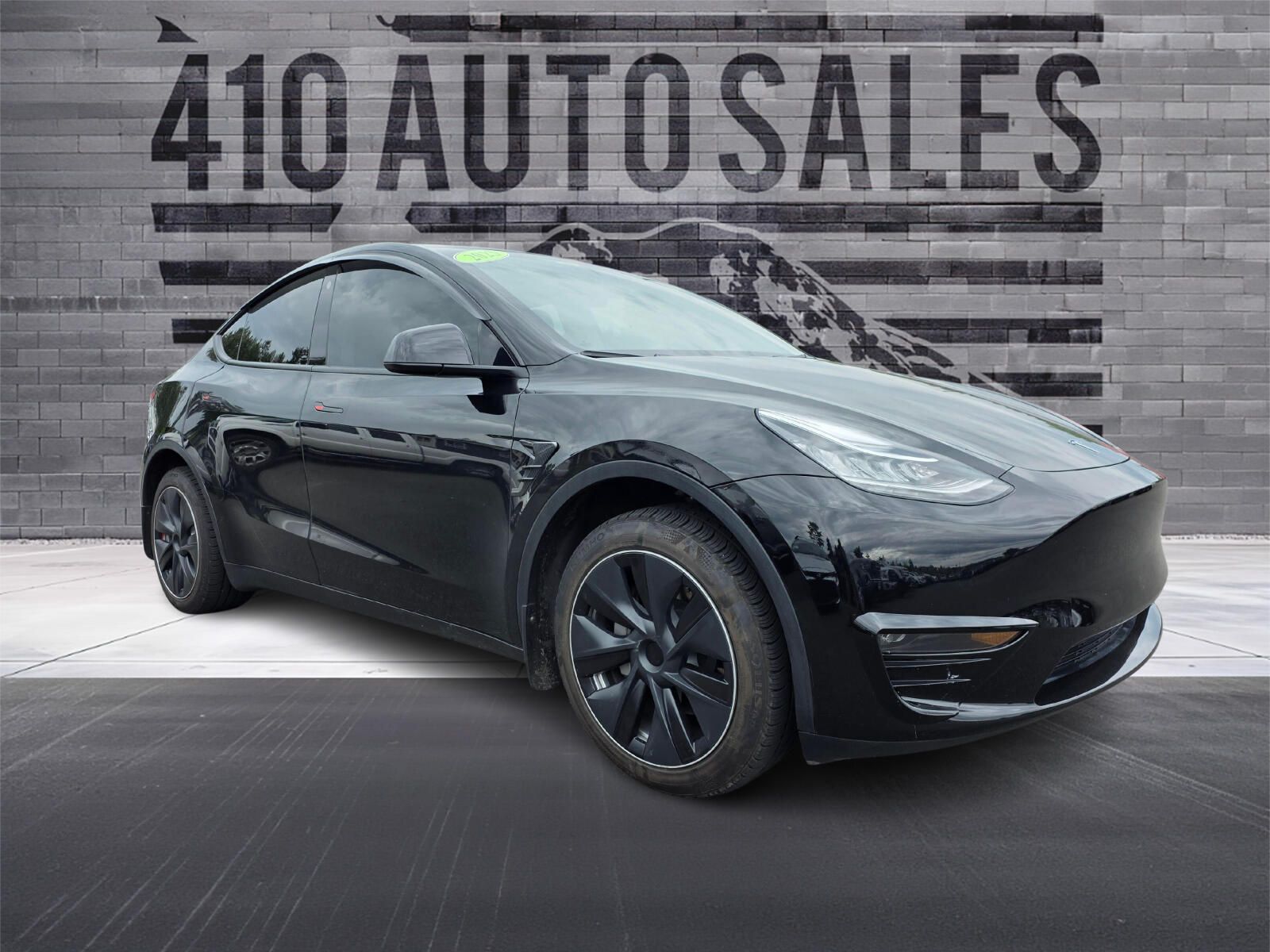 2023 Tesla Model Y Long Range Dual Motor All-Wheel Drive's photo