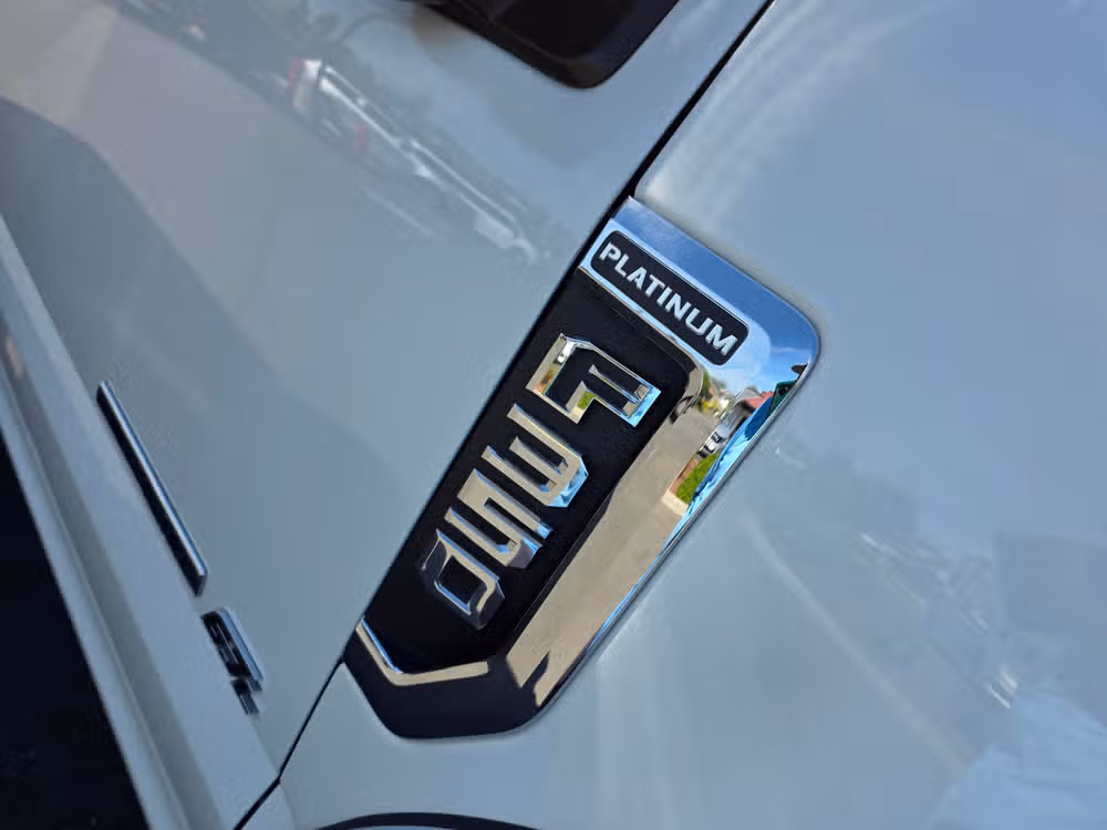 2020 Ford F-350 Super Duty Platinum Crew Cab Image 9