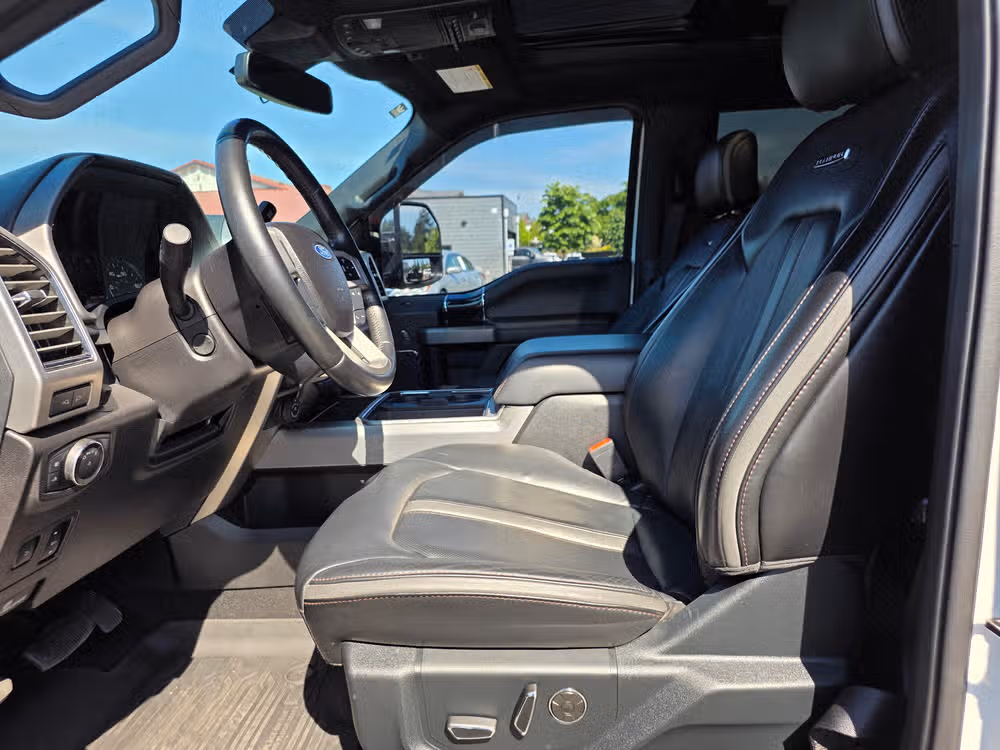 2020 Ford F-350 Super Duty Platinum Crew Cab Image 25