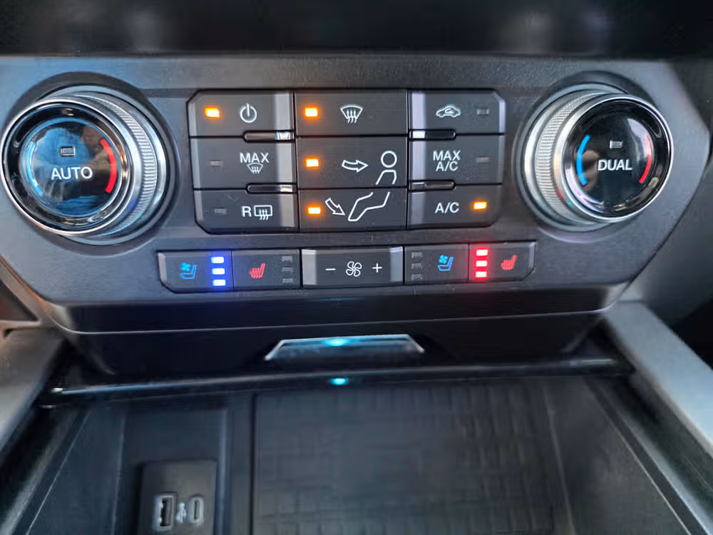 2020 Ford F-350 Super Duty Platinum Crew Cab Image 16