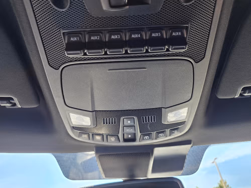 2020 Ford F-350 Super Duty Platinum Crew Cab Image 19