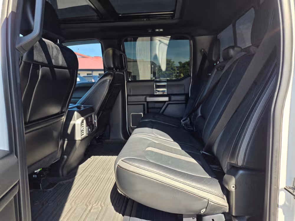 2020 Ford F-350 Super Duty Platinum Crew Cab Image 26