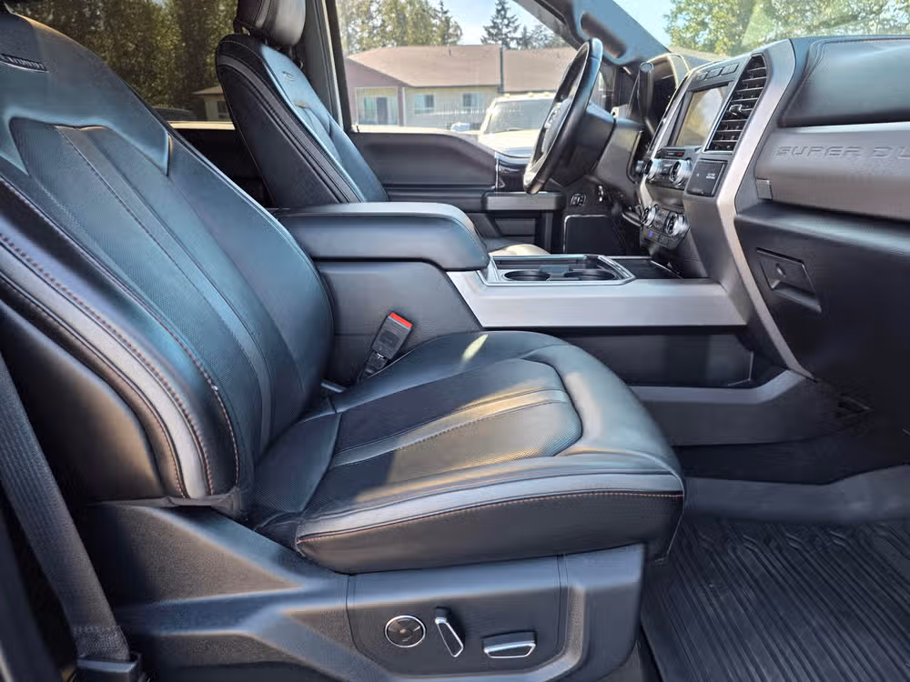 2020 Ford F-350 Super Duty Platinum Crew Cab Image 28