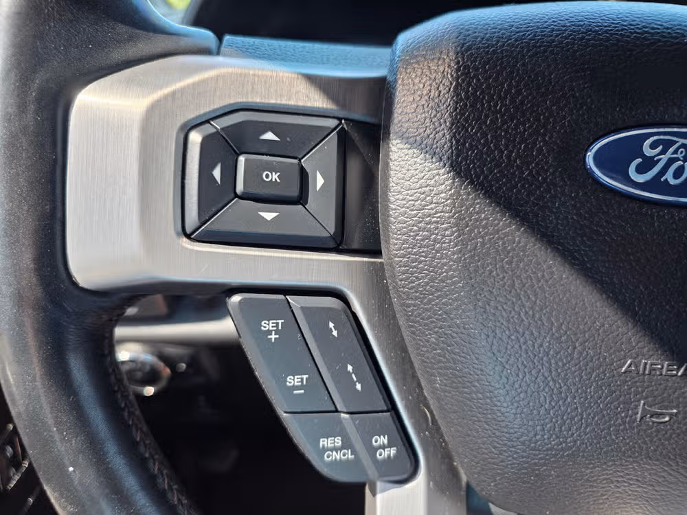 2020 Ford F-350 Super Duty Platinum Crew Cab Image 20