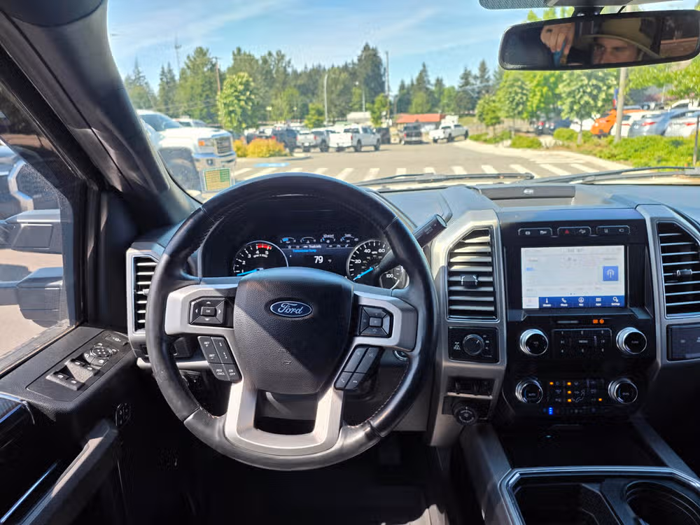 2020 Ford F-350 Super Duty Platinum Crew Cab Image 12