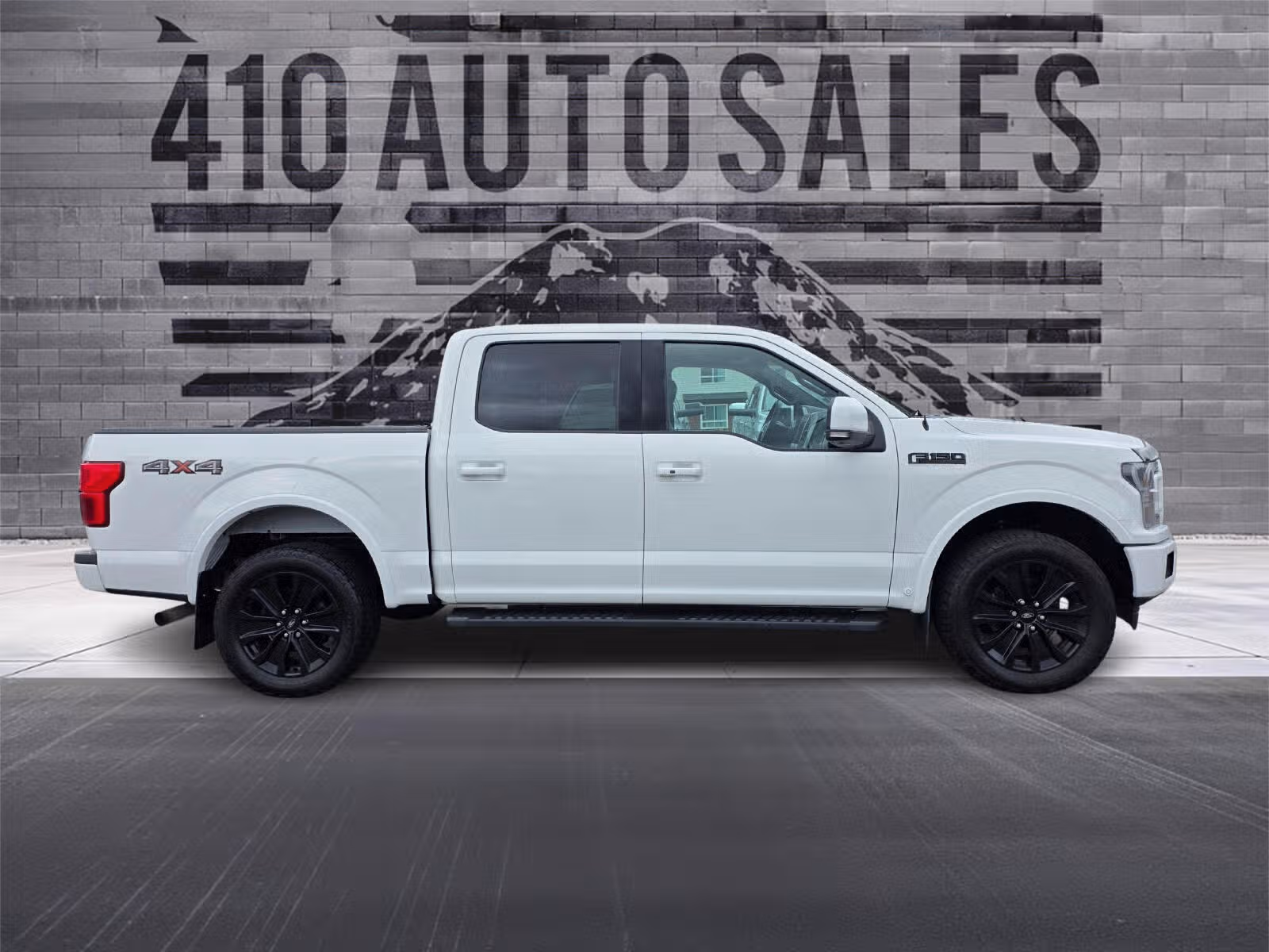 2020 Ford F-150 Lariat SuperCrew Upper Image 2