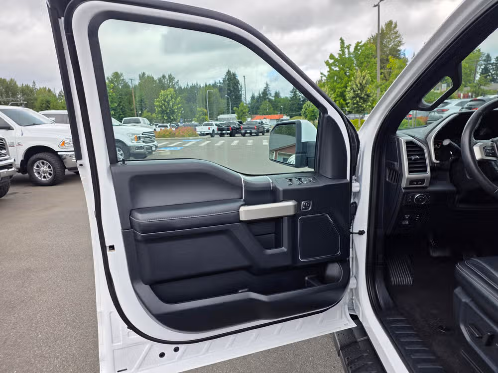 2020 Ford F-150 Lariat SuperCrew Image 23