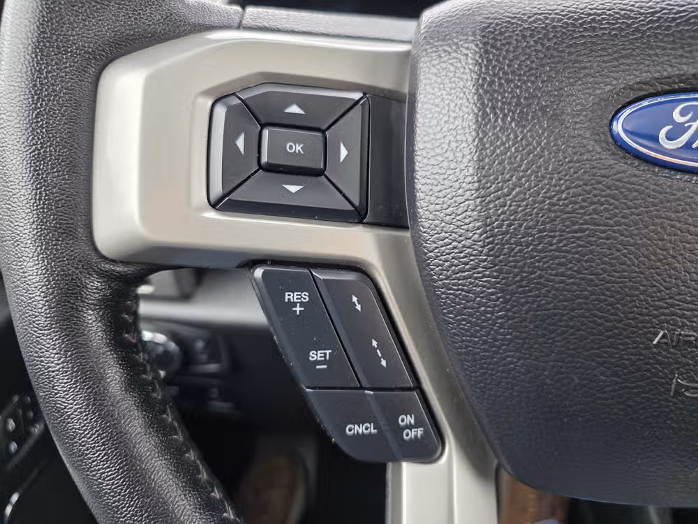 2020 Ford F-150 Lariat SuperCrew Image 20