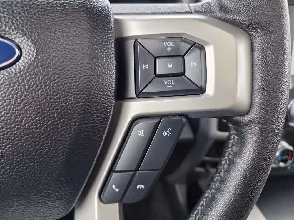 2020 Ford F-150 Lariat SuperCrew Image 21