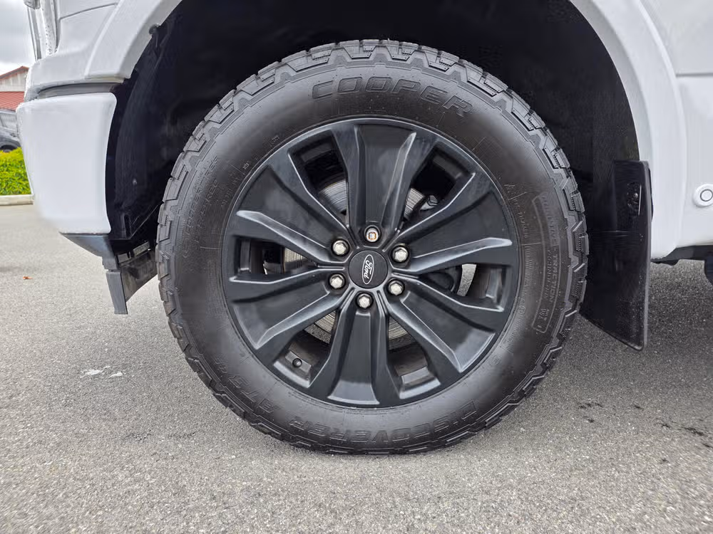 2020 Ford F-150 Lariat SuperCrew Image 9