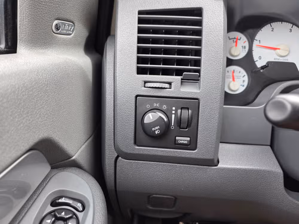 2008 Dodge Ram 3500 ST Quad Cab Image 18