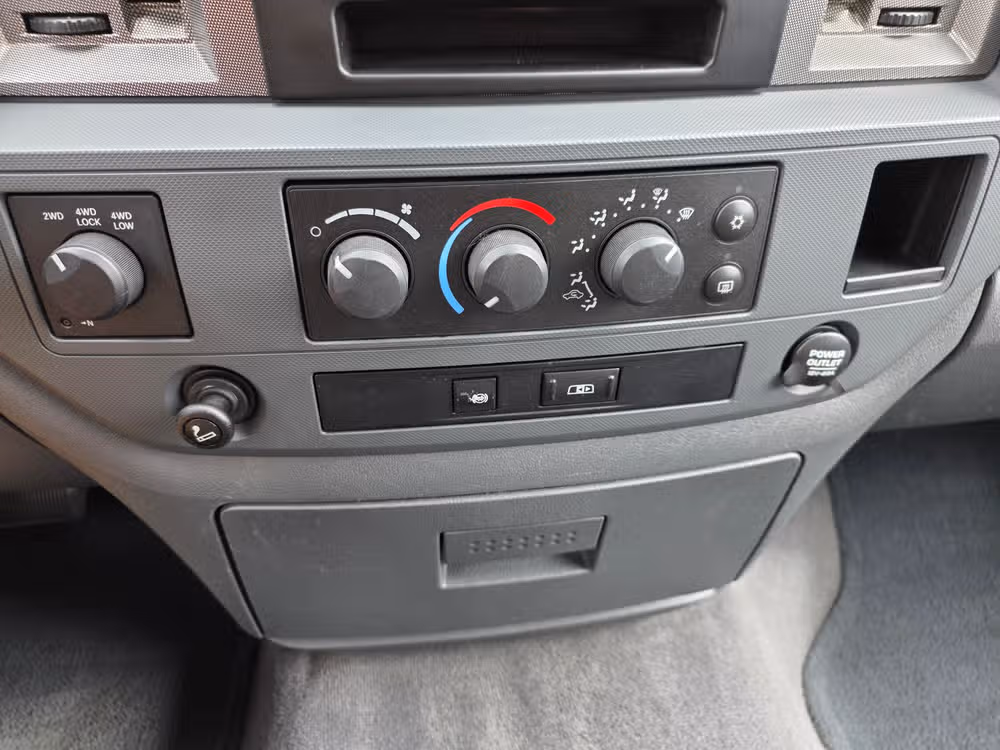 2008 Dodge Ram 3500 ST Quad Cab Image 14