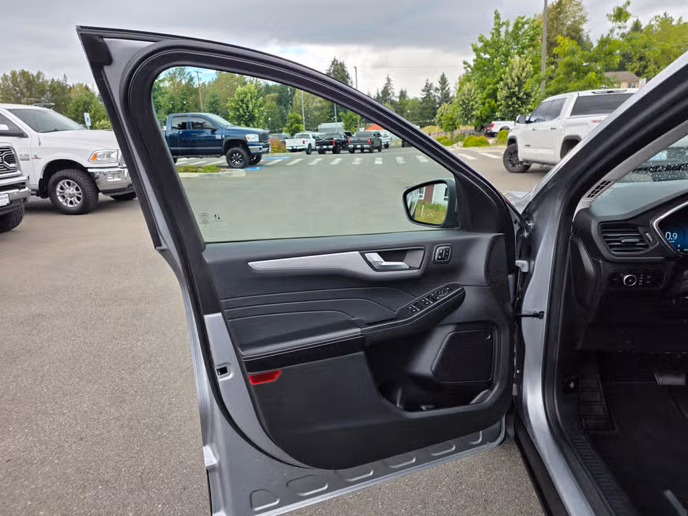 2023 Ford Escape Platinum Image 21