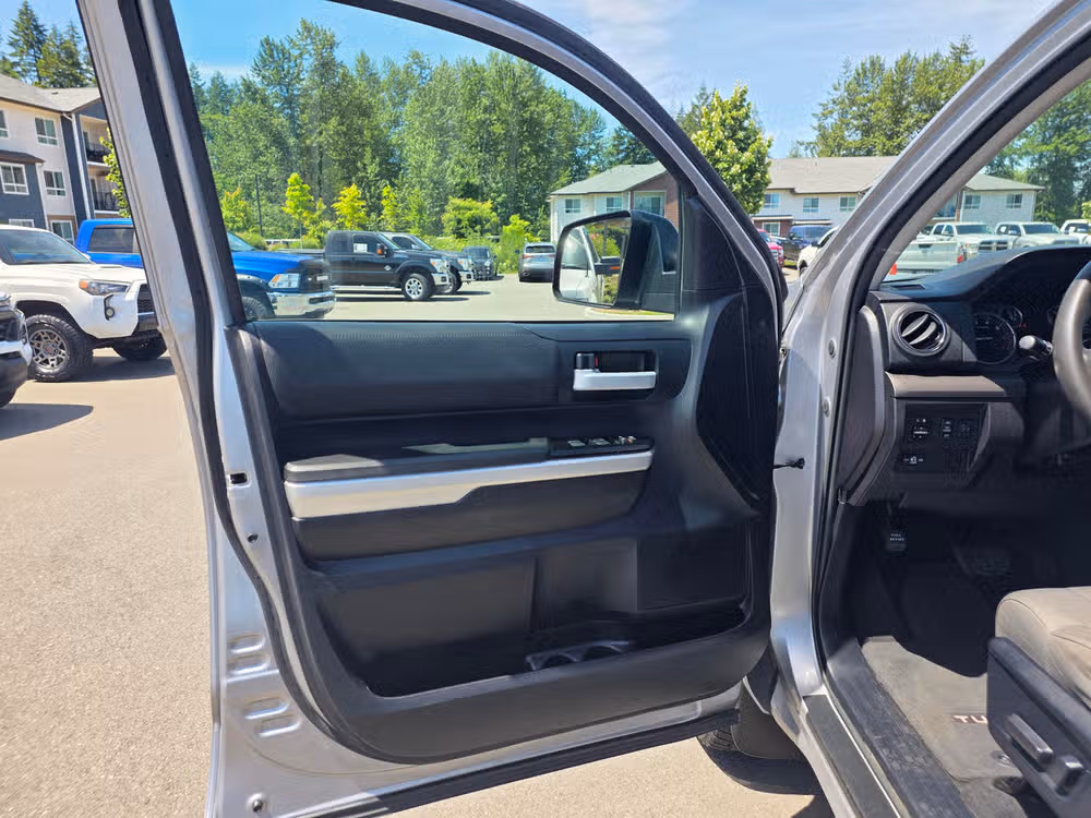 2014 Toyota Tundra SR5 Double Cab Image 19