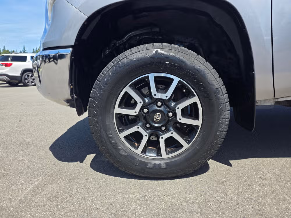 2014 Toyota Tundra SR5 Double Cab Image 9