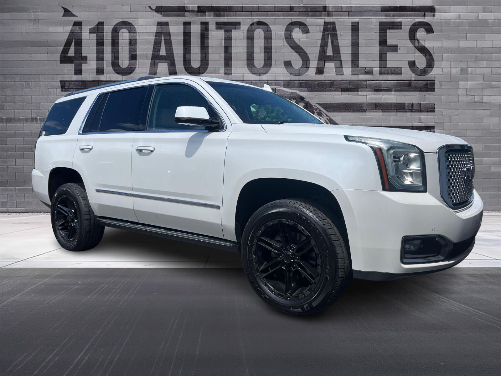 2016 GMC Yukon 4WD Denali's photo