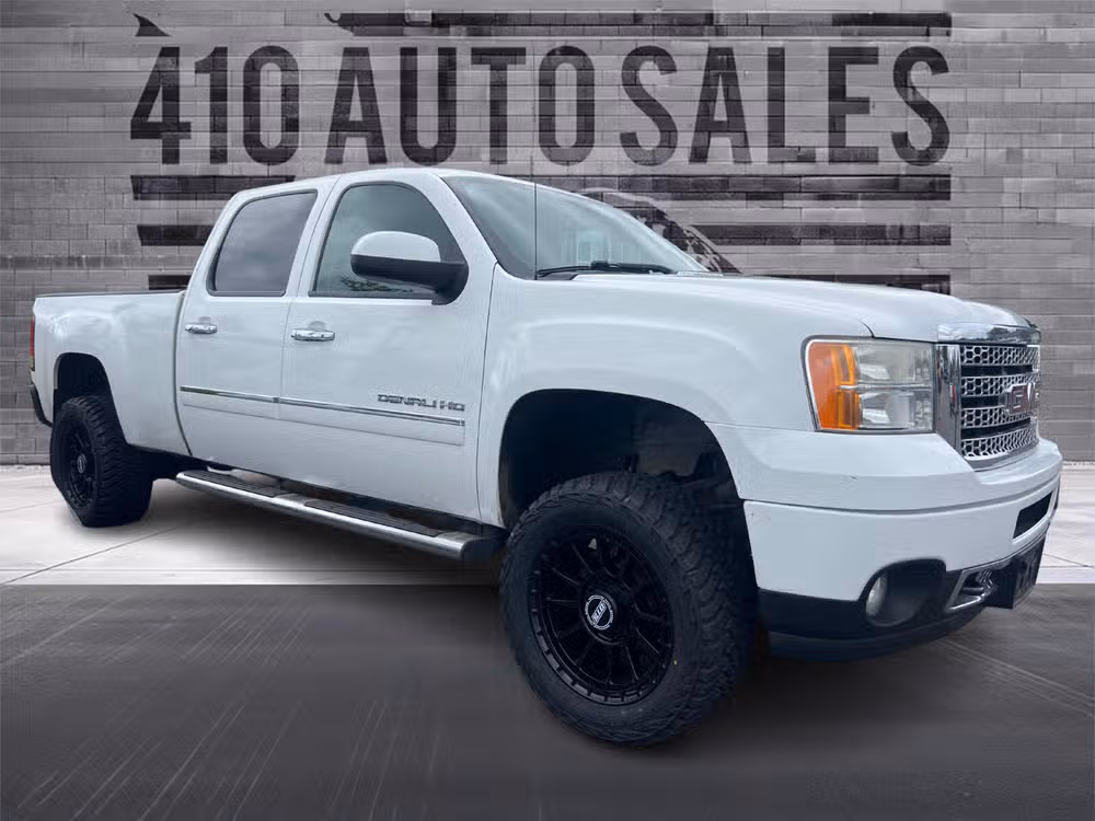 3049 - 2011 GMC Sierra 2500HD Denali Crew Cab