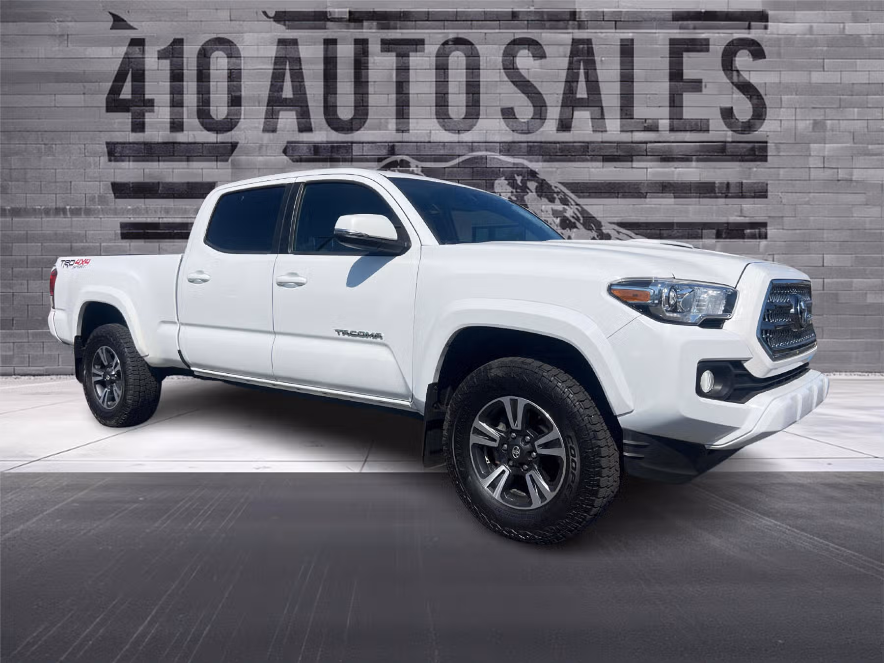 2016 Toyota Tacoma TRD Sport Double Cab Image 1
