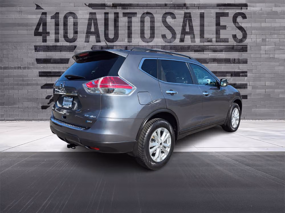 2015 Nissan Rogue SV Crossover Image 4