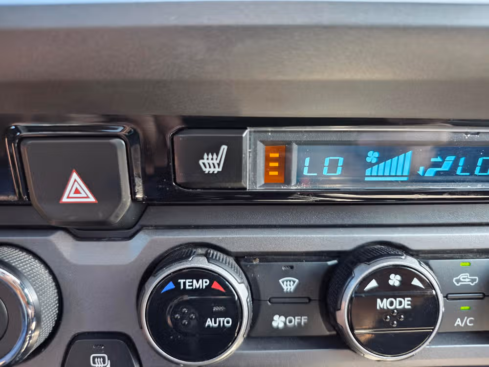 2016 Toyota Tacoma Double Cab TRD Sport Image 17