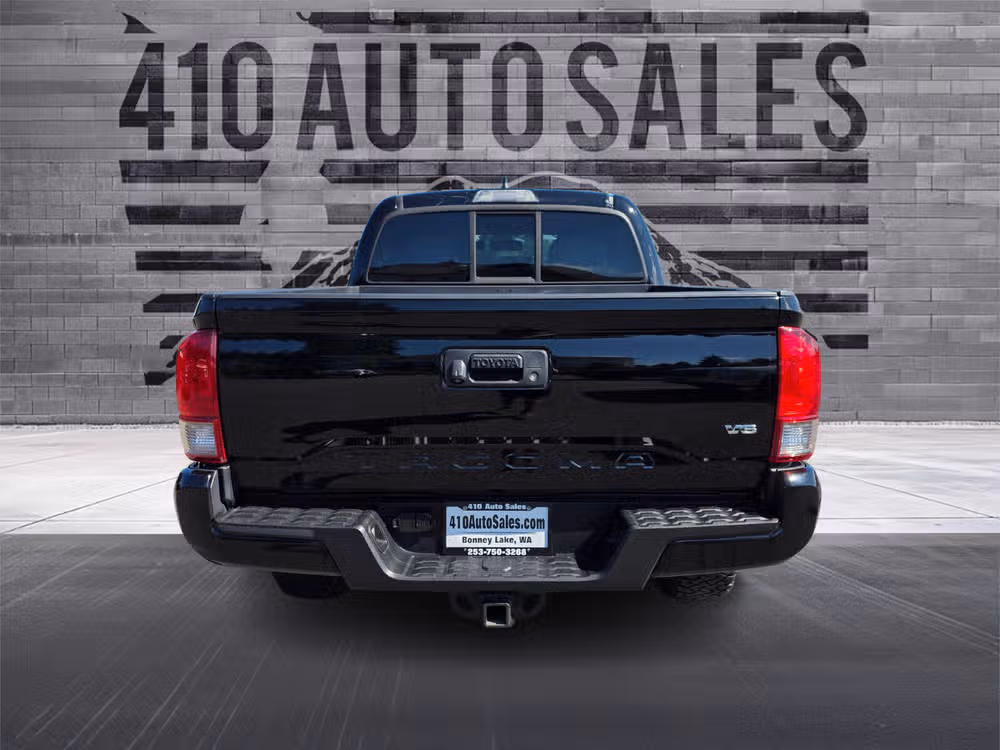 2016 Toyota Tacoma Double Cab TRD Sport Image 4