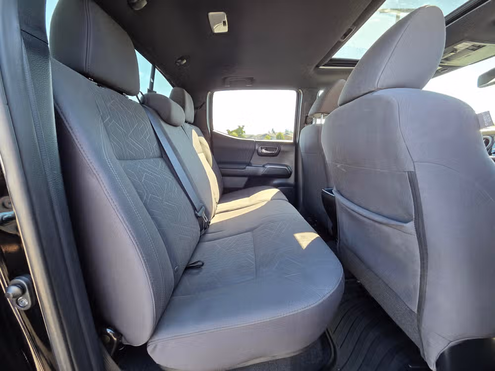 2016 Toyota Tacoma Double Cab TRD Sport Image 28