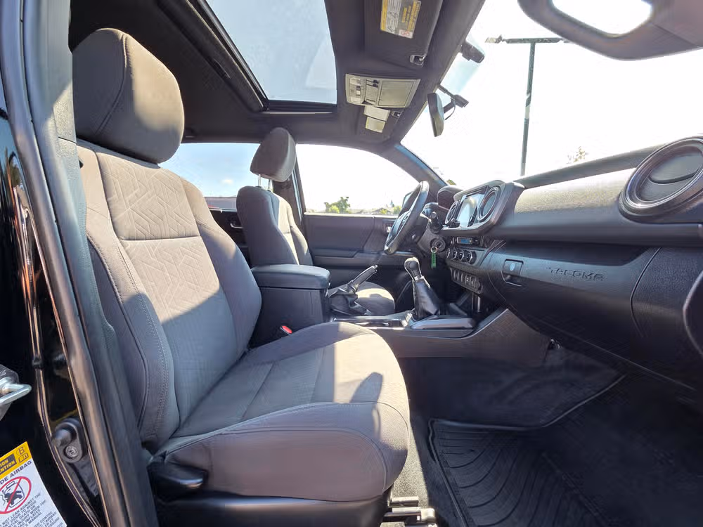 2016 Toyota Tacoma Double Cab TRD Sport Image 29