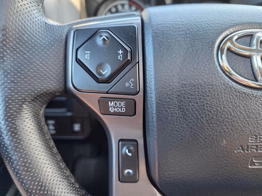 2016 Toyota Tacoma Double Cab TRD Sport Image 21