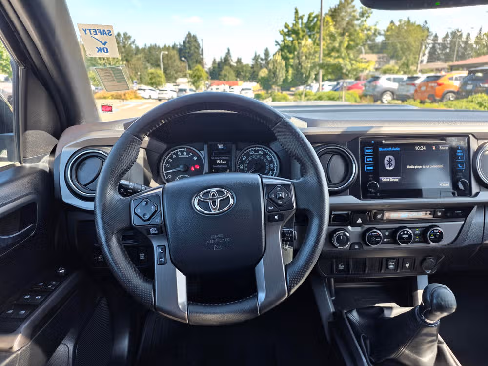2016 Toyota Tacoma Double Cab TRD Sport Image 13