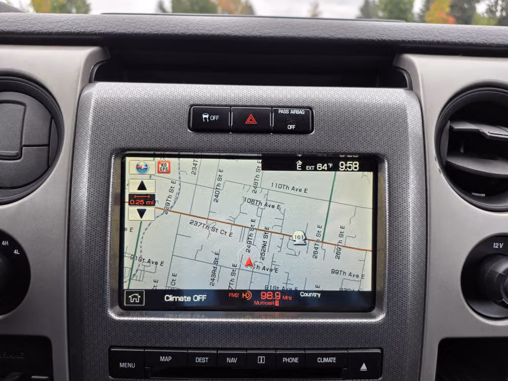 2011 Ford F-150 SVT Raptor SuperCrew Image 21