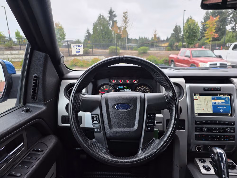 2011 Ford F-150 SVT Raptor SuperCrew Image 19