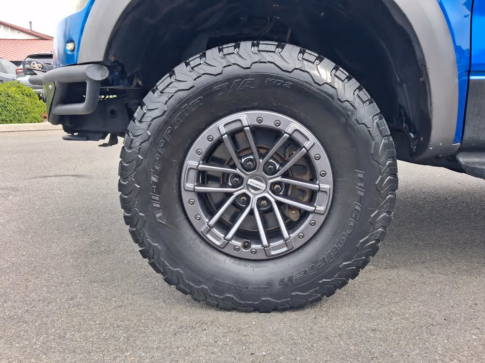 2011 Ford F-150 SVT Raptor SuperCrew Image 11