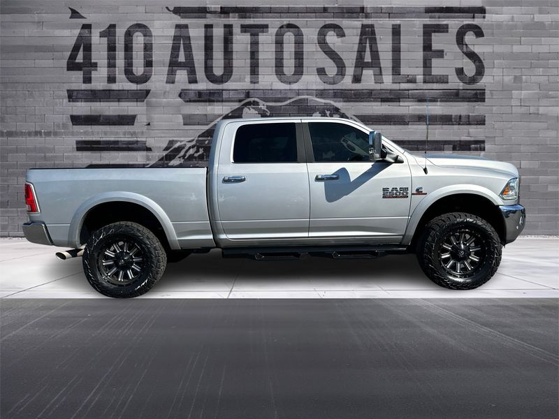2017 Ram 2500 Laramie photo 2