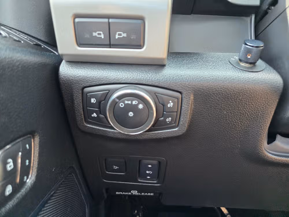 2017 FORD F-350 LARIAT *LONG BED* Image 22