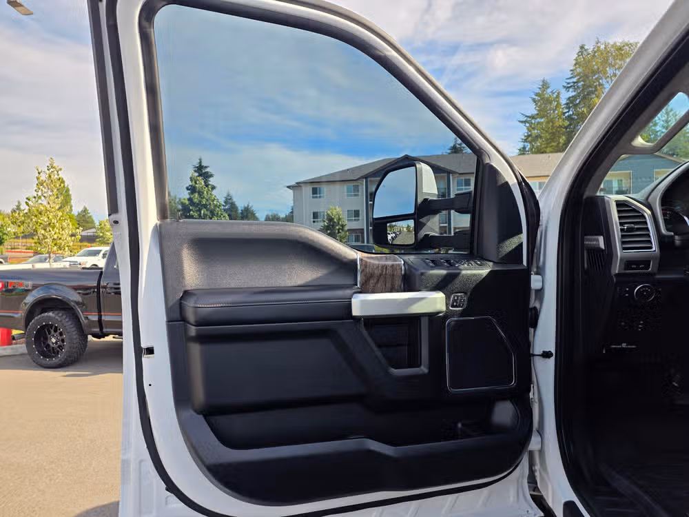 2017 FORD F-350 LARIAT *LONG BED* Image 23