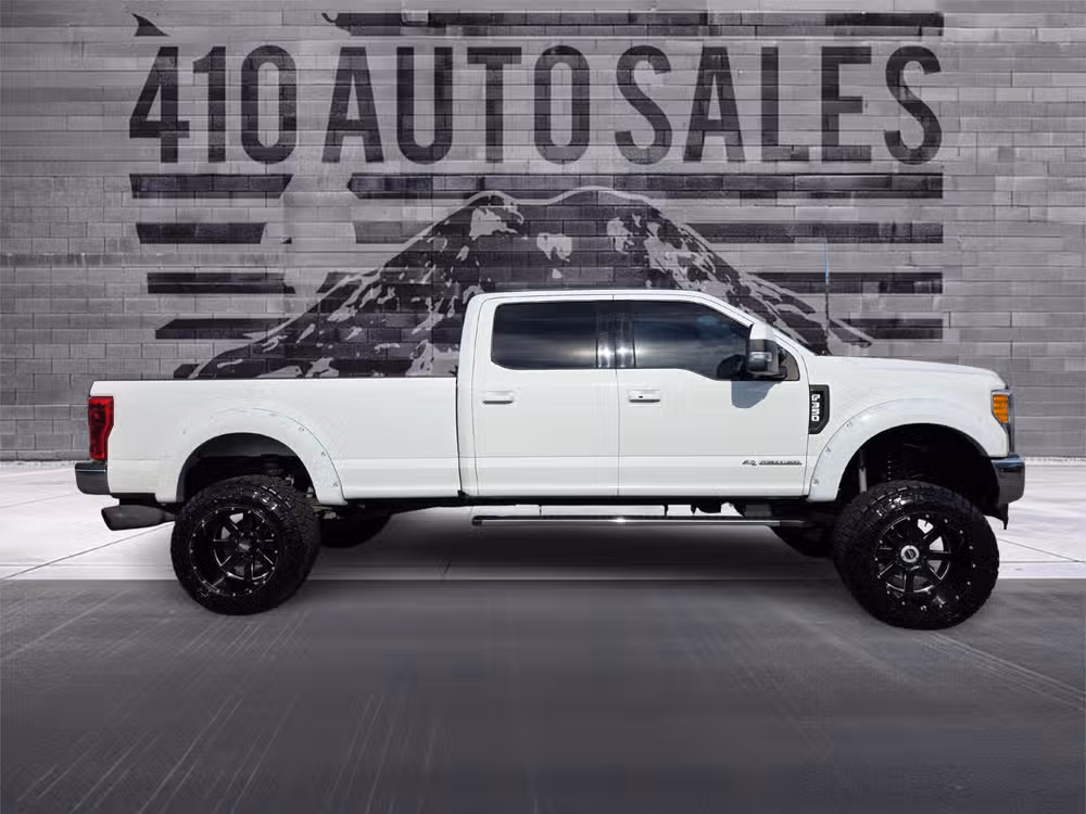 2017 FORD F-350 LARIAT *LONG BED* Image 2