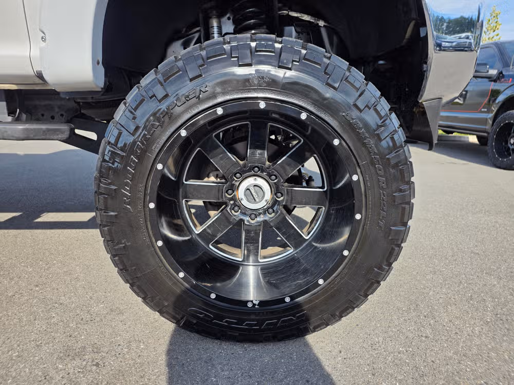 2017 FORD F-350 LARIAT *LONG BED* Image 9