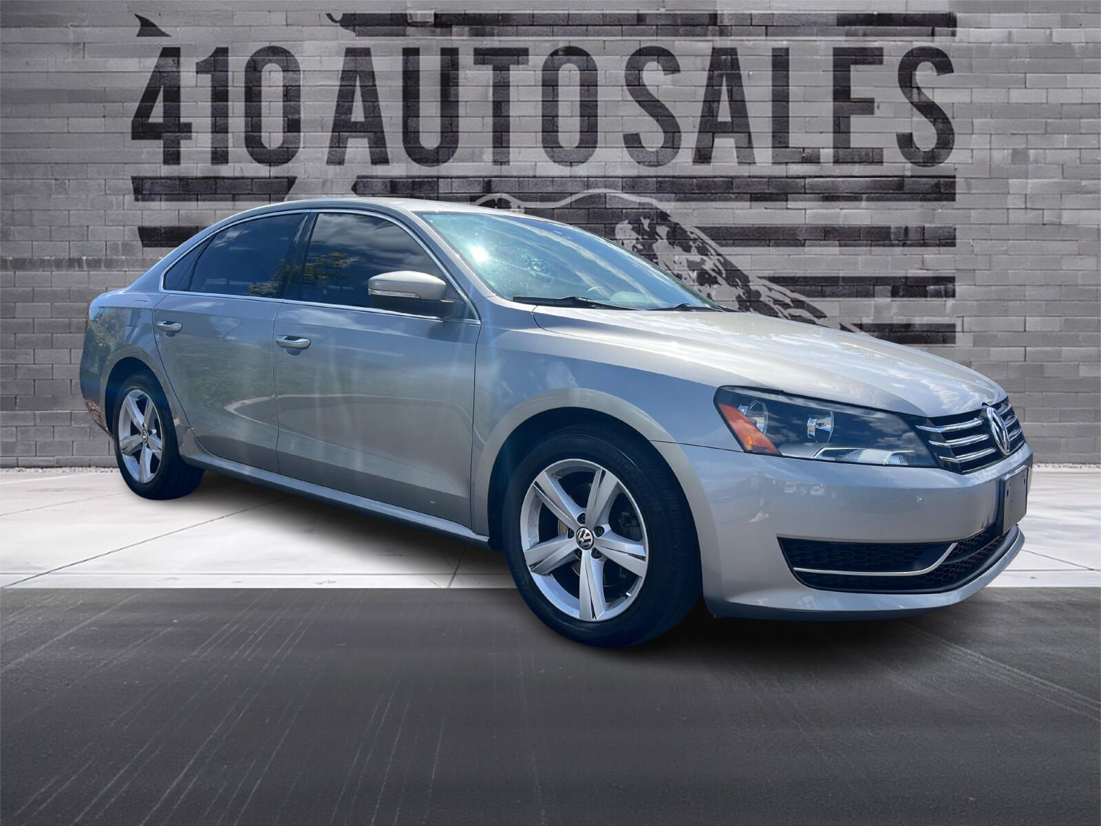 2013 Volkswagen Passat 2.5L SE w/Sunroof Auto PZEV's photo
