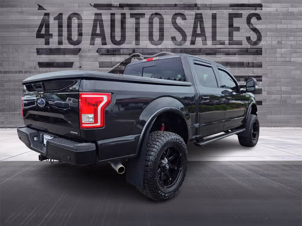 2015 Ford F-150 XLT SuperCrew Lower Image 1